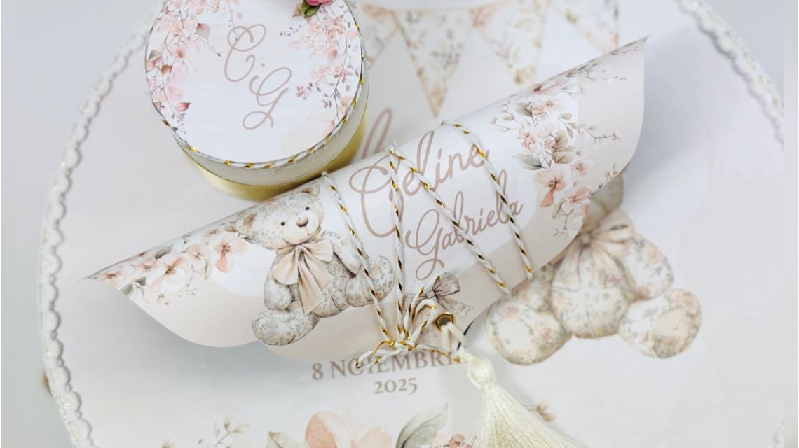 Trusou botez Nude Teddy Bear Toile de Jouy bej crem cu accente light pink și pattern floral vintage 36